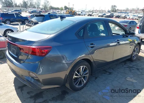2024 Kia Forte Lxs z USA, uszkodzony, nr VIN 3KPF24AD4RE730477